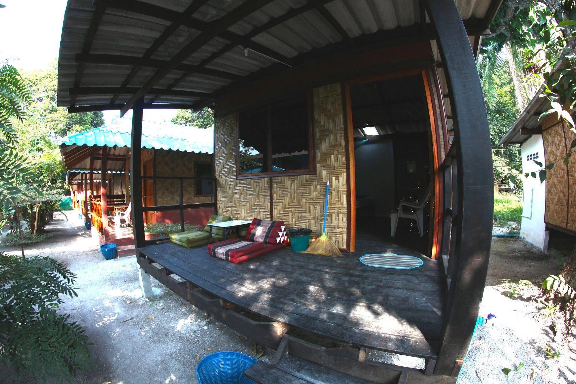 Family Song Koh Lipe Hotel Luaran gambar